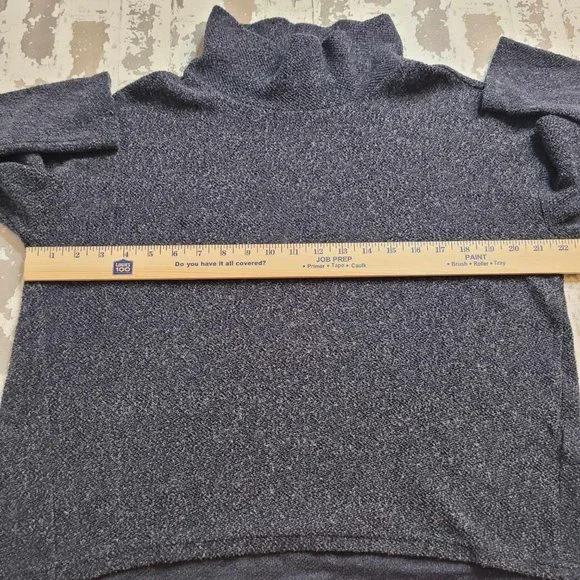 2370 Banana Republic Navy Sweater Women's‎ Size Medium - Picture 2 of 6